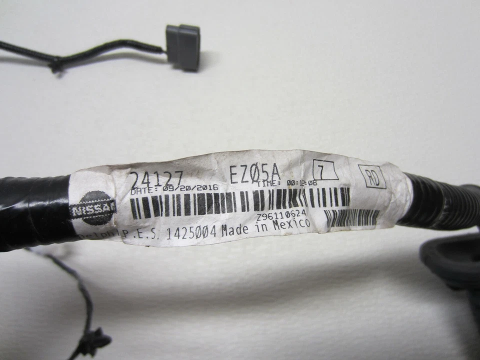 2017-2018 Nissan Titan Left Rear Door Wiring Harness USED - Image 4 of 4