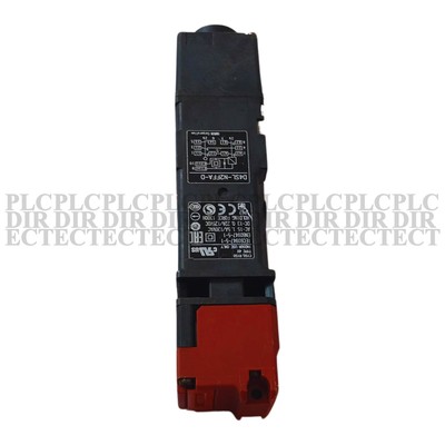 NEW   D4SL-N2FFA-D Guard Lock Safety-Door Switch #T2