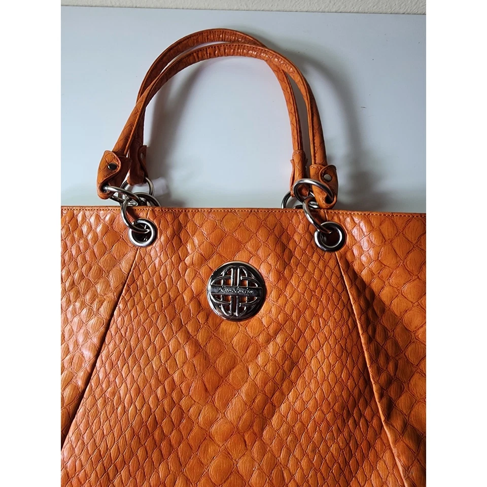 Bolso de Mano KATE LANDRY Naranja Texturizado Imitación Cuero Lunares Interior Foto 3 de 4