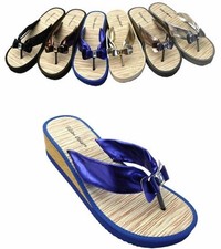 Neu / Ungetragen / Orig. verpackt VICTOR ODIL Sandalen Badeschuhe Gr. 36 SILBER