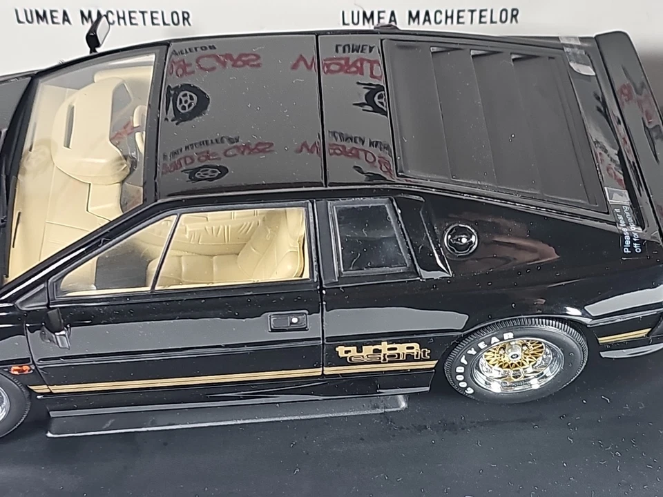 Autoart 1:18 Lotus Espirit Turbo J плеер  - Изображение 3 из 4