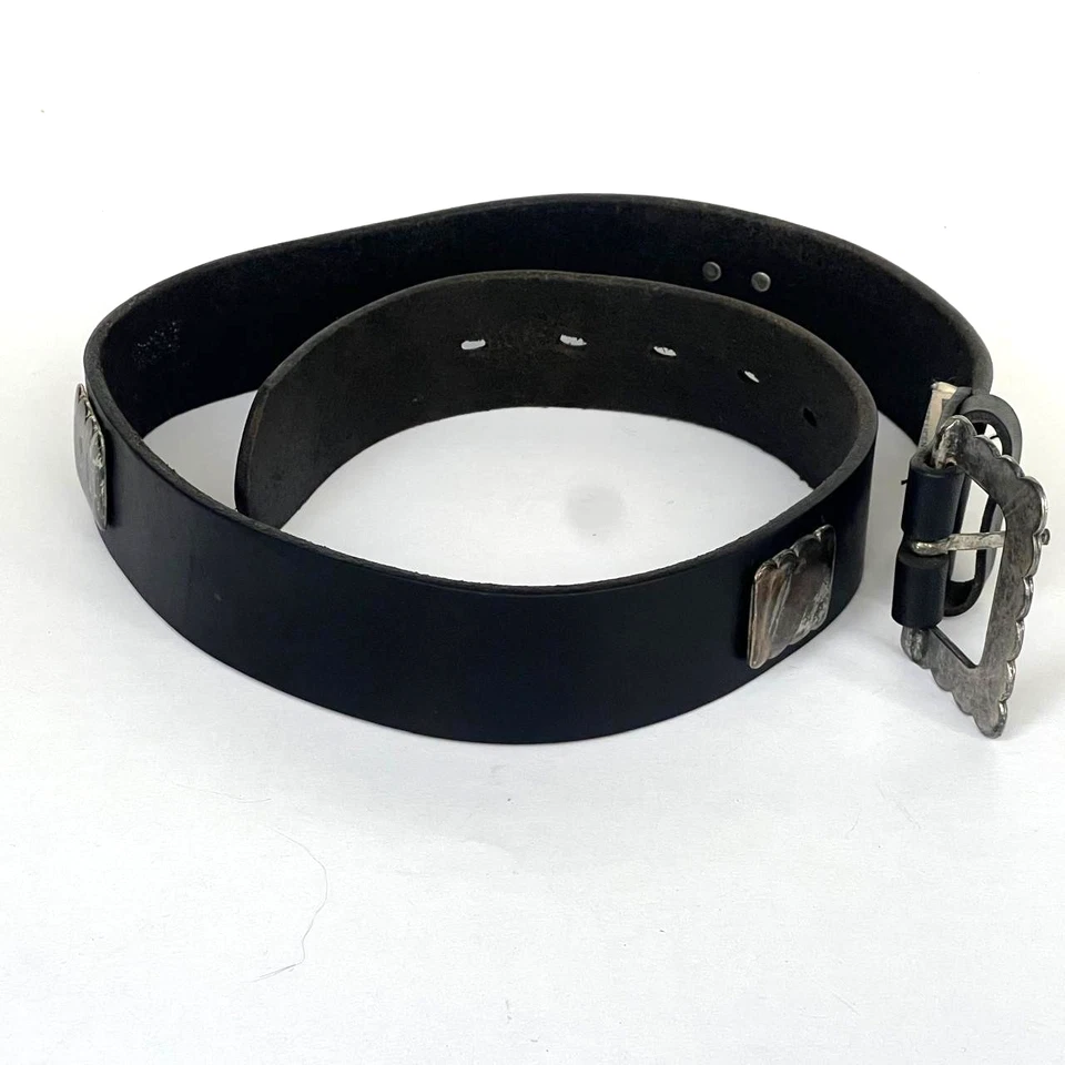 Cinturón de cuero vintage para hombre Levi's concho negro hecho en Italia cintura 27,5 - 31,5 pulgadas Foto 2 de 4