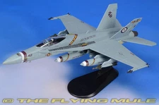 Hobby Master 1:72 F/A-18C Hornet USMC VMFA-323 Death Rattlers NA401