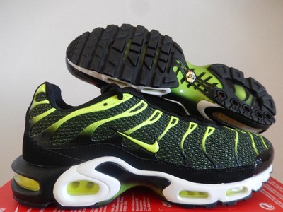 nike air max plus black volt