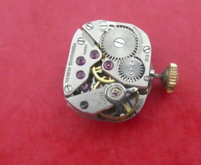 Vintage Universal Geneve Ladies Watch Movement Cal 08 U full working (E22)