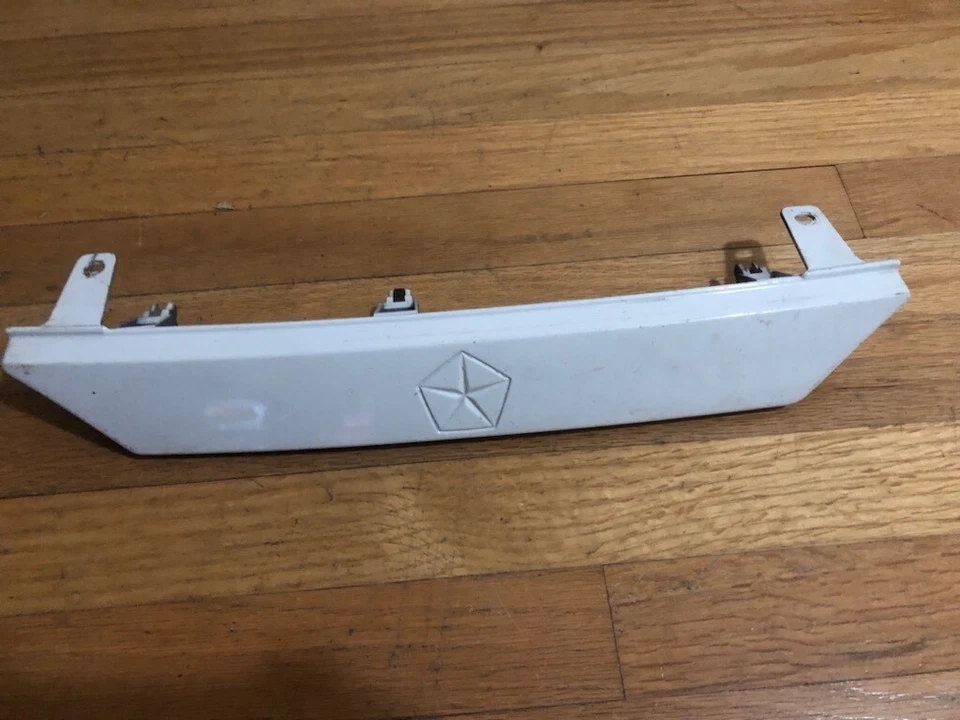 PARRILLA 1990-91 PLYMOUTH LÁSER RS B479230 Foto 2 de 4