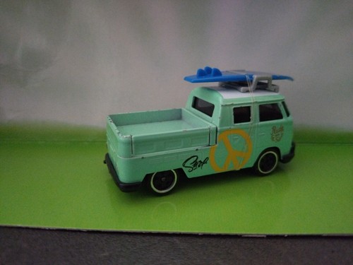 Majorette Volkswagen T1 with Surf Board 2024 1:59 Diecast Pickup - 第 1/5 張圖片