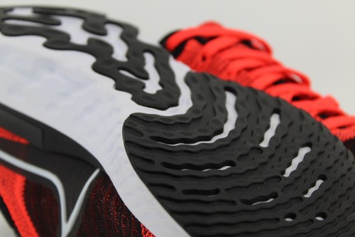 Nike React Infinity Run Flyknit 2 Blanco Carmesí Brillante Negro CT2357-600 - Imagen 18 de 21