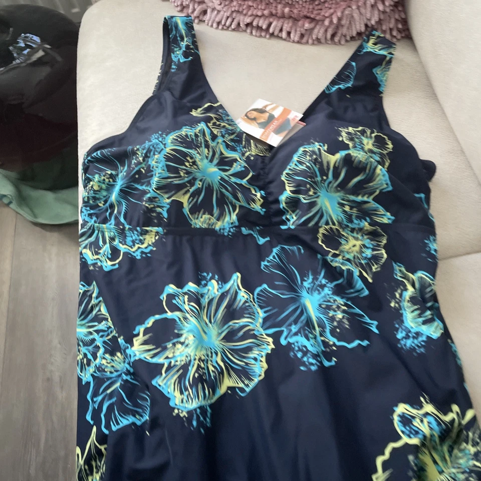 2 Badeanzüge/kleider 1x Neu 50/52/54/1x Gebraucht Breite ca 52 Cm Brustumfang - Bild 3 von 4