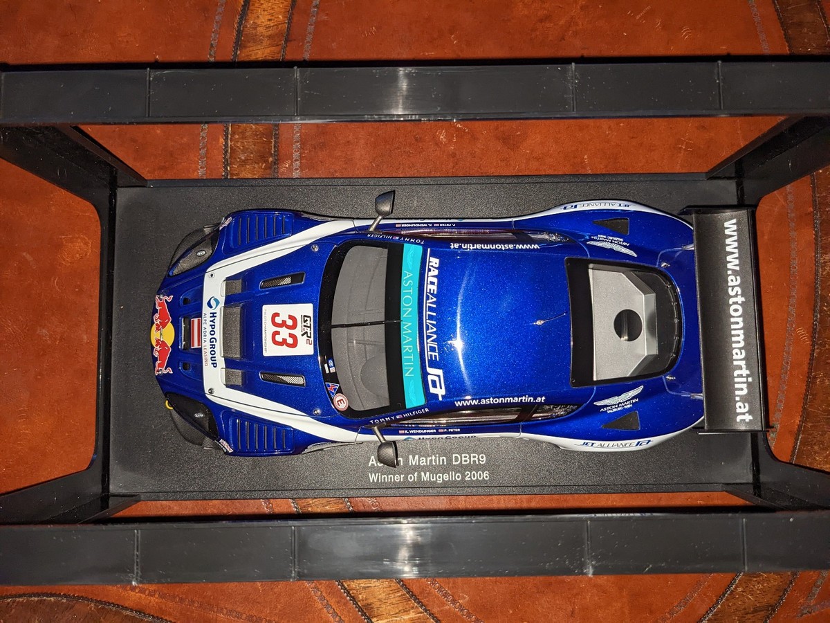 AUTOArt #80608 1:18 Aston Martin DBR9 Red Bull | eBay