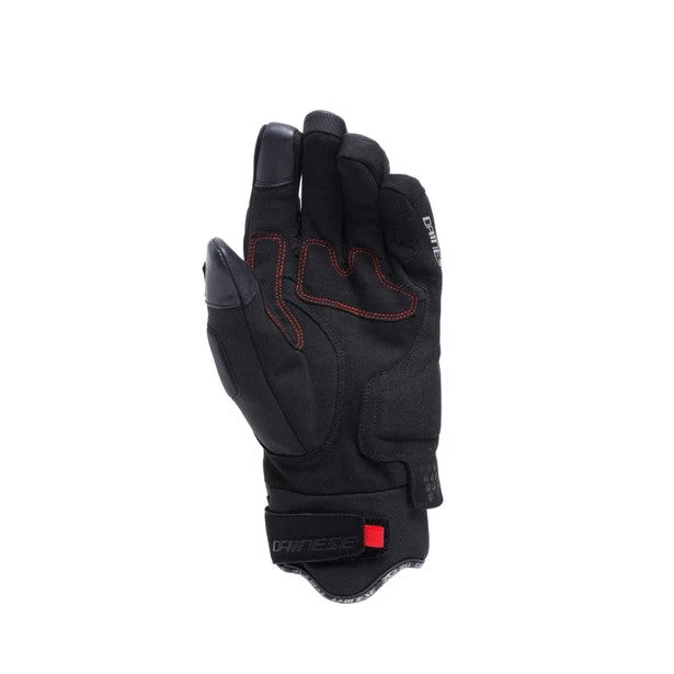 Black Black Red, photo 4 of 7