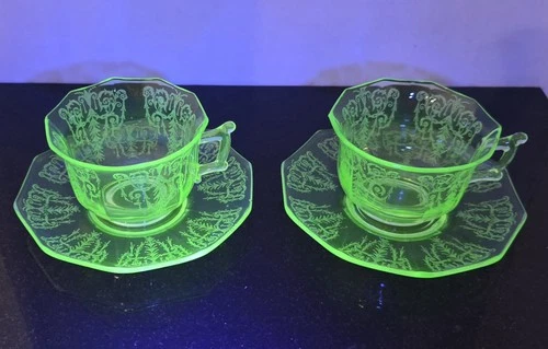 LOT of 2 ~ Vtg Green Uranium Depression Glass Cambridge Cleo Decagon Cup Saucer