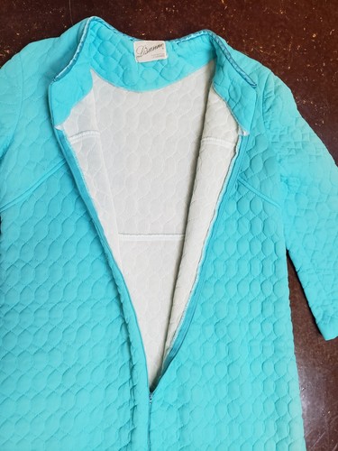 Lisanne Distinctive Loungewear Quilted Full Length Zip Front 1960s Robe *Flaws* - Picture 13 of 16