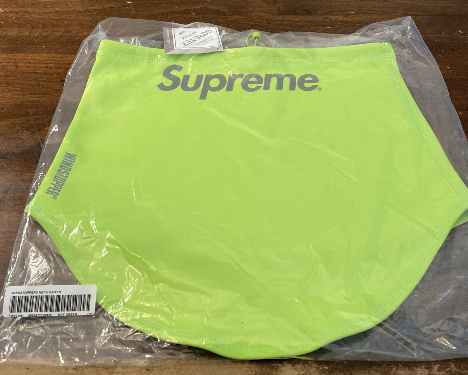 GUÊTRE DE COU SUPRÊME / COUPE VENT VERT VIF / OS FW21 SEMAINE 15 GORE TEX