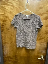 Women "J.Jll" brown short sleeve pullover top. Size Med. Prev. Owned