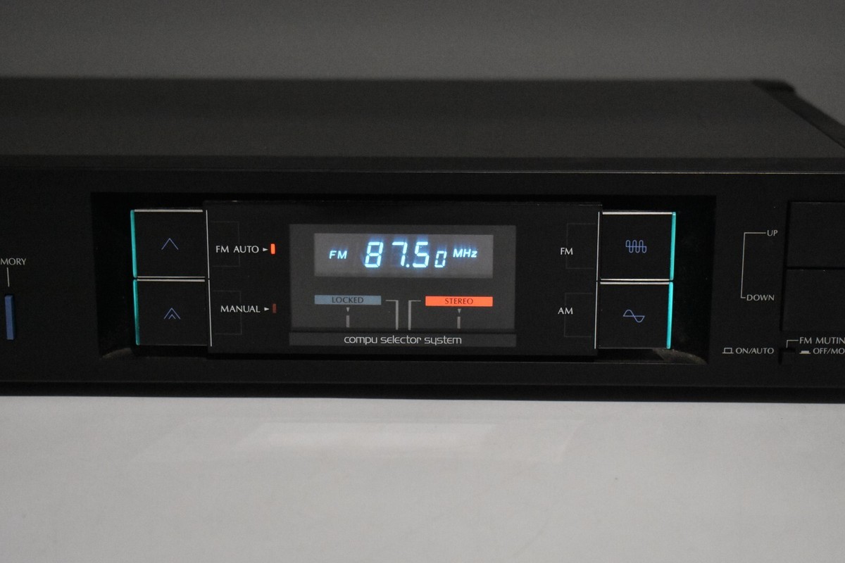 SANSUI T-901 QUARTZ PLL SYNTHESIZER AM/FM STEREO TUNER RECEIVER