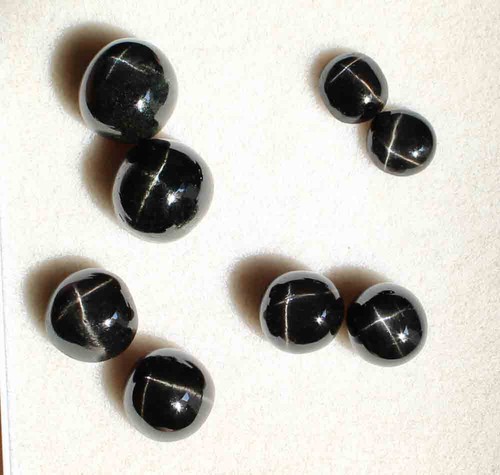 Black Star Diopside 19.50 Carats Total Weight Round Grade 4 Ray Stars ...