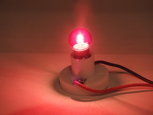 Lionel Trains Light Bulbs Red Translucent # 432 Screw Base 18 Volt - 10 Pcs - Picture 2 of 3