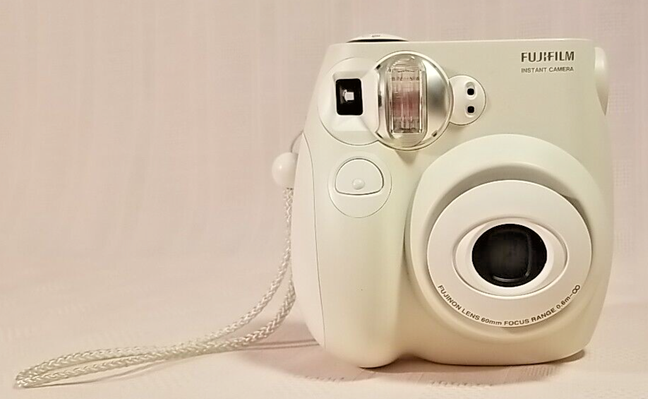 FujiFilm Instax Mini 7S Instant Camera in White - Tested & Functional Without Film-image