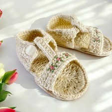 Baby Sandals Chrocheted Cream With Pink Flower Accent - Girl 0-6 M0 - New No Box