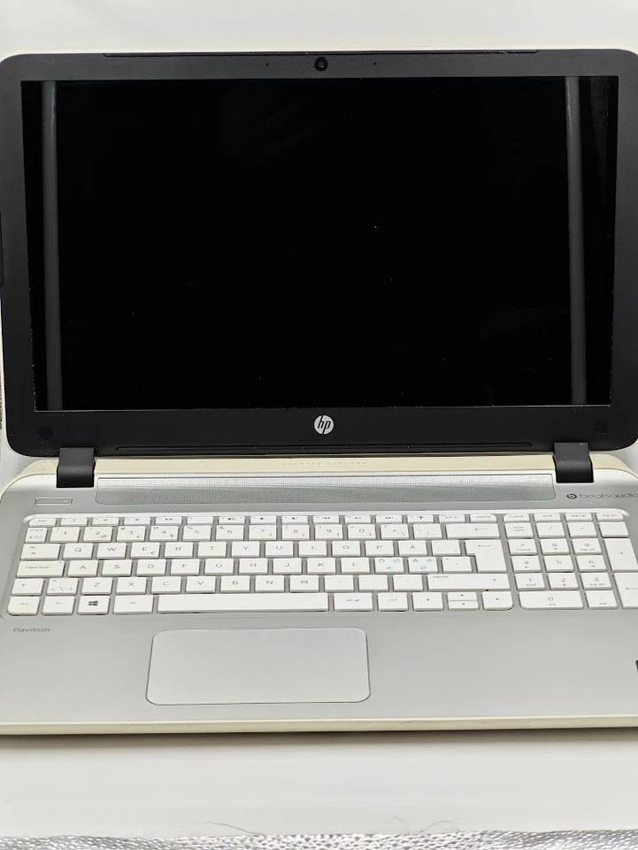 HP Pavilion 15-P012NO Laptop - AMD A10, 12GB RAM, Nessun SSD, Usato - Immagine 2 di 4