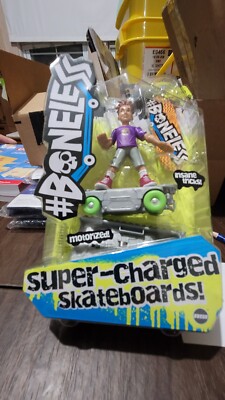 Boneless Motorized Super-Charged Skateboard Luca Skater Figure Series 1 2022