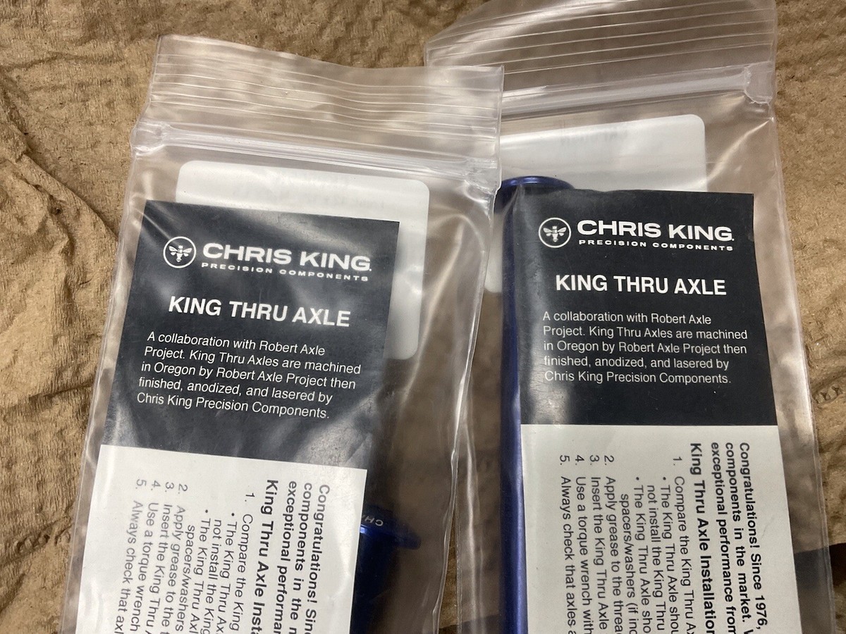 Chris King Thru Axle Set, Navy