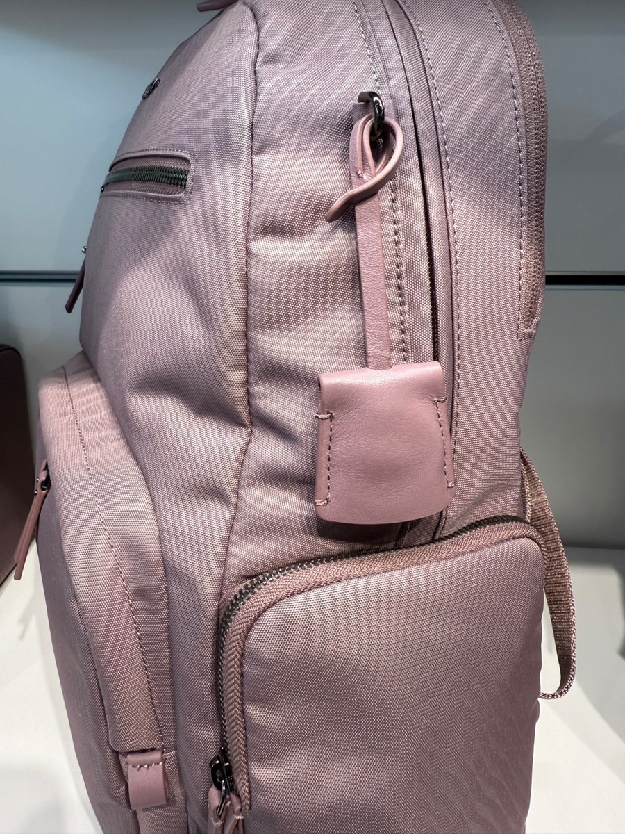 NEW Tumi Voyageur CAREN 17.0” Nylon Laptop Backpack  display picture 3