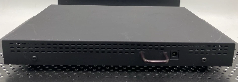 Ruckus Wireless Zone Director 1100 ZD1100 Networking Controller - Image 3 of 4