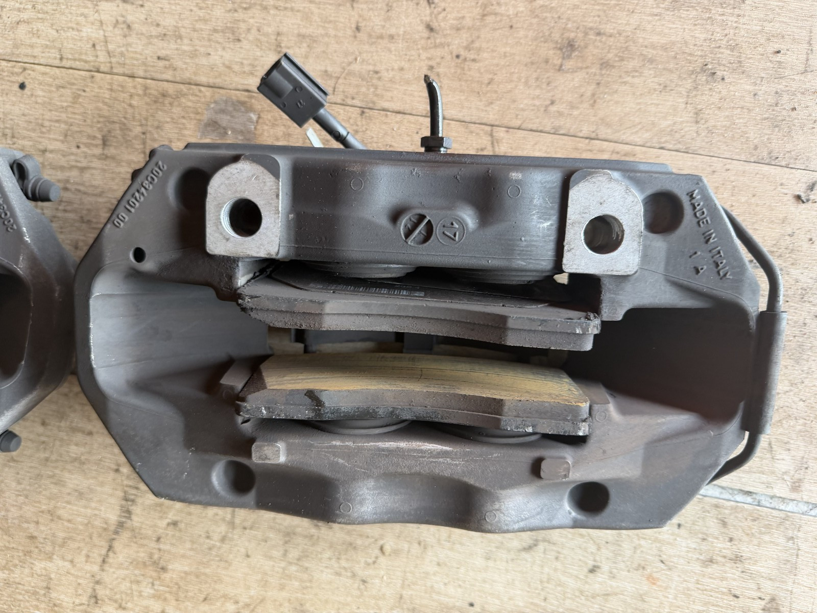 MASERATI GHIBLI OEM 17-21 FRONT LEFT AND RIGHT  BRAKE CALIPER