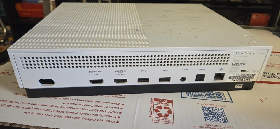 Microsoft Xbox One S 500GB White Console - w/ 2 Games cables and controller 1681 - Image 4 of 4