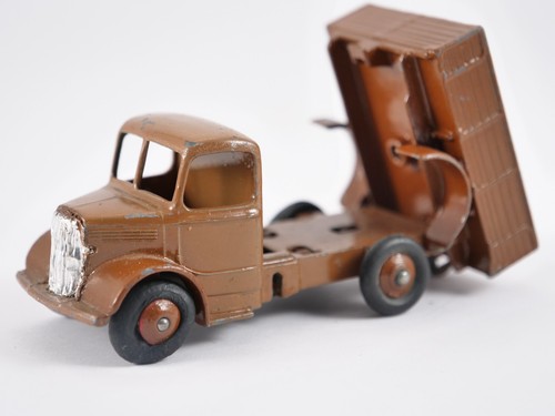 Dinky GB No. 25M Bedford Tipper Truck Repainted - Picture 2 of 11