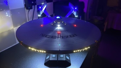 Star Trek 1/350 Enterprise Refit 1701 Modellbausatz gebaut und beleuchtet mit Netzteil
