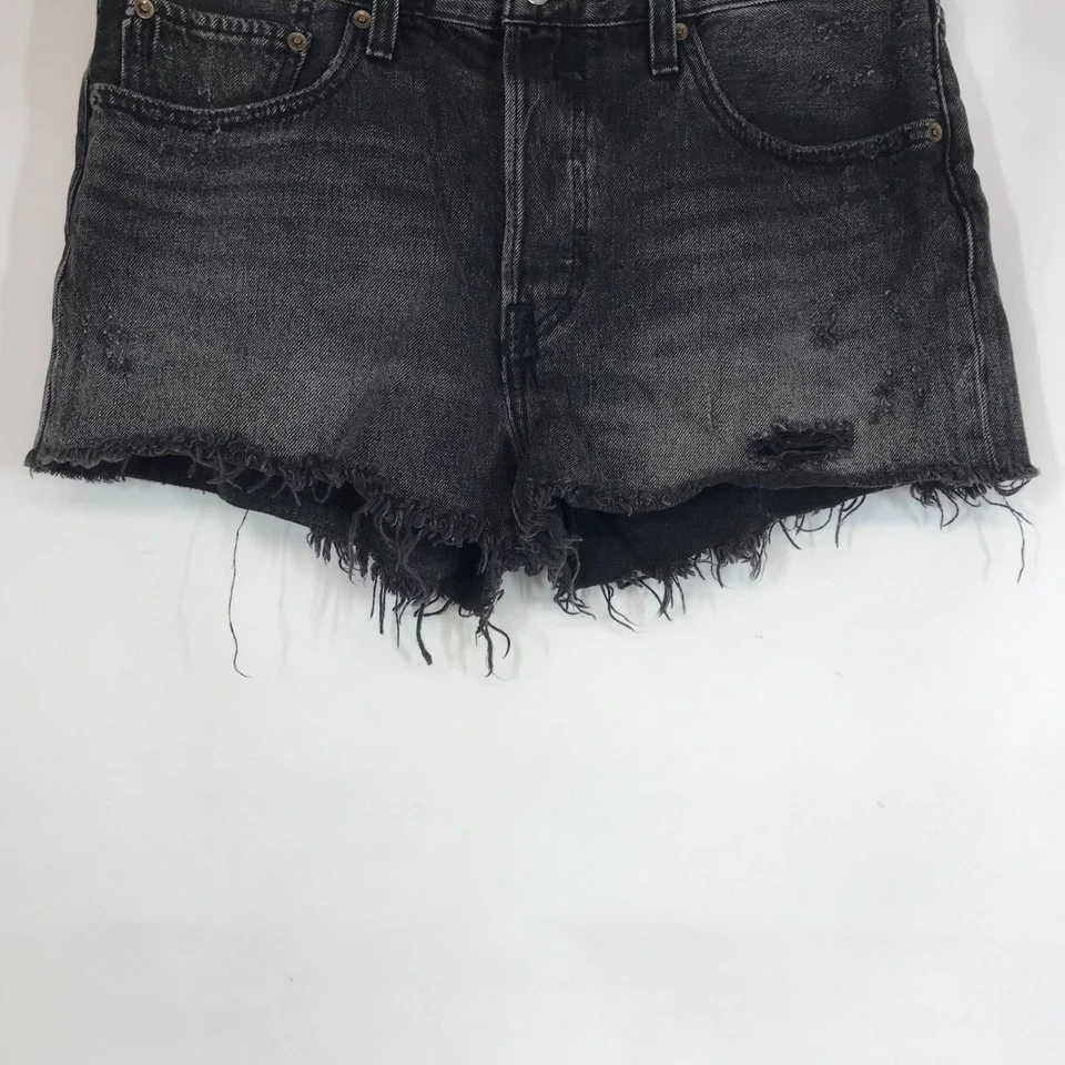 LEVI'S- WOMEN'S 30 - BLACK 501 BUTTON FLY CUT-OFF JEAN SHORTS - Image 3 of 4