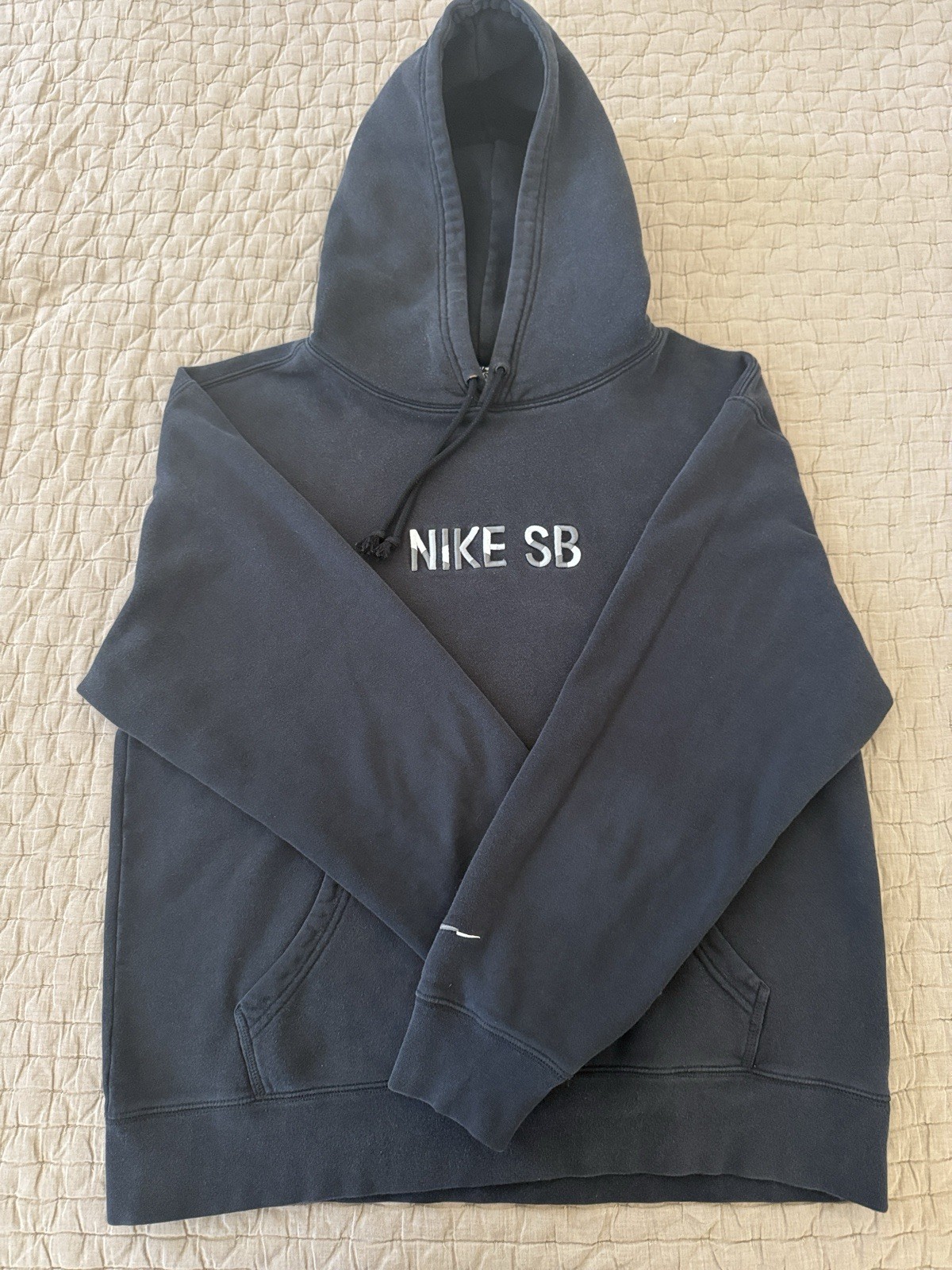 Nike SB Hoodie Mens L Black Pullover Skateboarding Fleece Sweatshirt