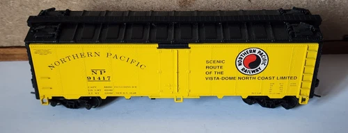 Northern Pacific 40' Ice Reefer 91417 Kadee Couplers Mtl Wheel Walthers Built HO - Picture 3 of 7