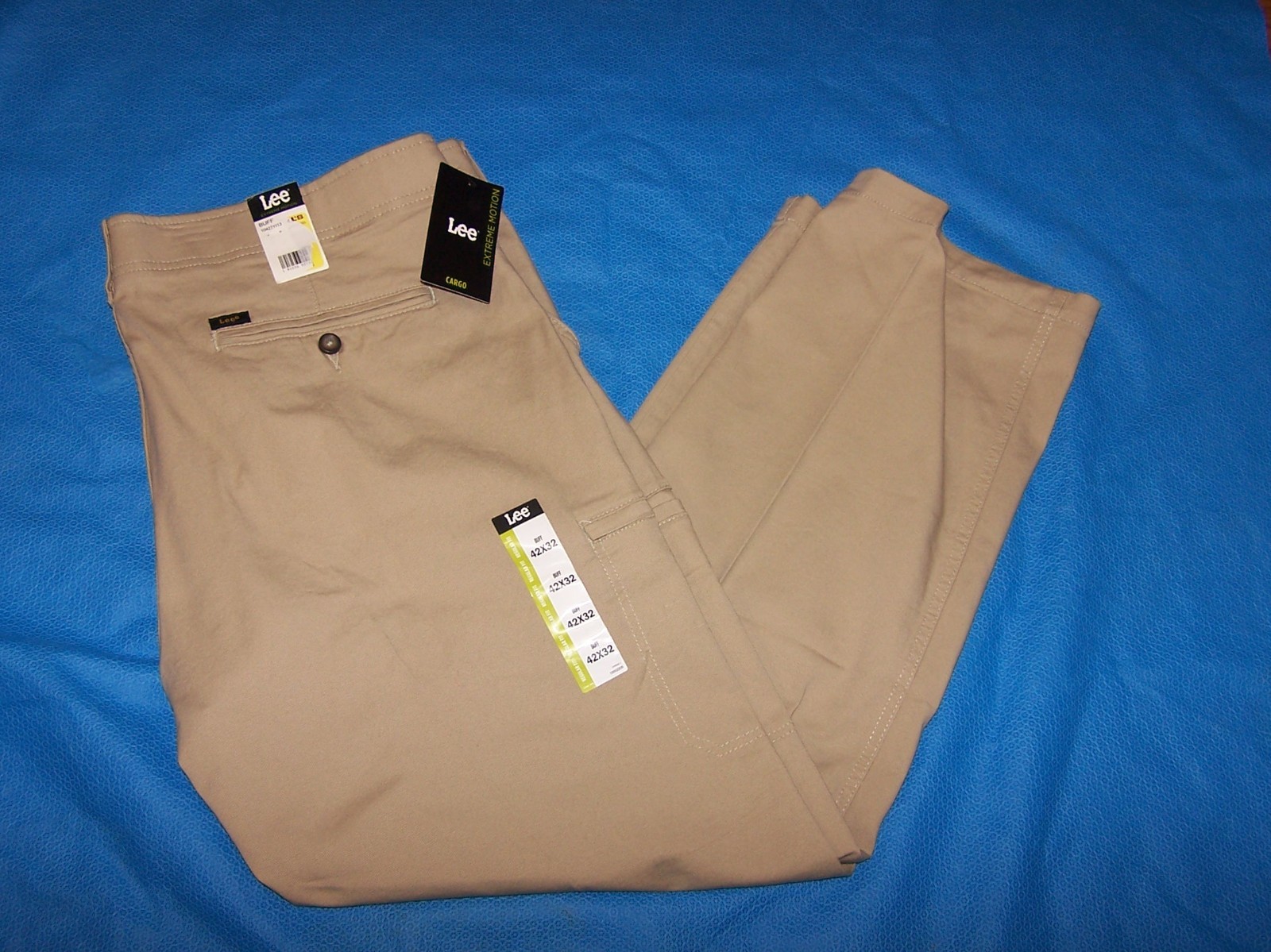 Size 42x32 Mens Regular Straight Lee Extreme Motion Cargo Pants (Buff)