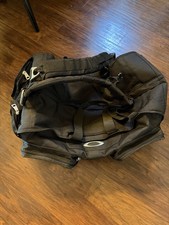 Vintage Oakley Dry Goods Duffle Bag Backpack ...