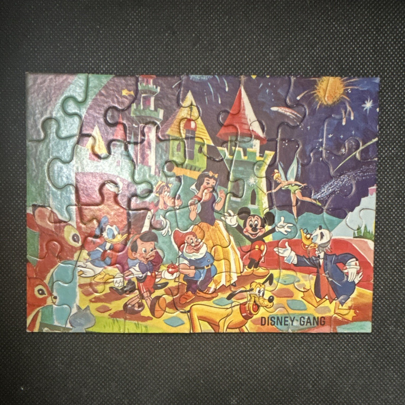 Jaymar Disney “The Disney Gang” Interlocking Picture Puzzle with Box