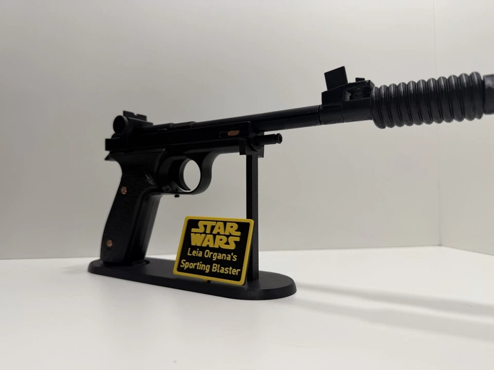 Star Wars Princesa Leia Blaster - 15" utilería impresa en 3D + soporte de exhibición - negro Foto 3 de 4