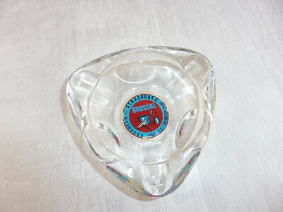 Vide poche/Cendrier en cristal de Sèvres Vintage. Forme floral. Signé