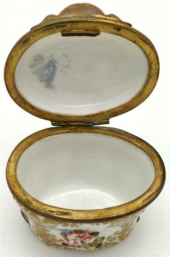 18th Cen. Very Early Capodimonte Porcelain Snuff / Trinket Box - Picture 2 of 10