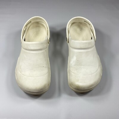 Crocs Slip Resistant Specialist Clogs White W 10/M Nursing Chef