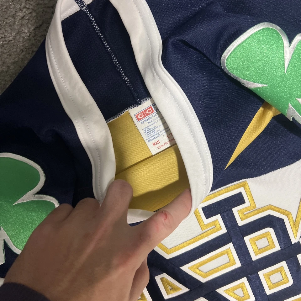 Camiseta deportiva de hockey vintage de los 90 College CCM Notre Dame para hombre talla L/XL Foto 2 de 4
