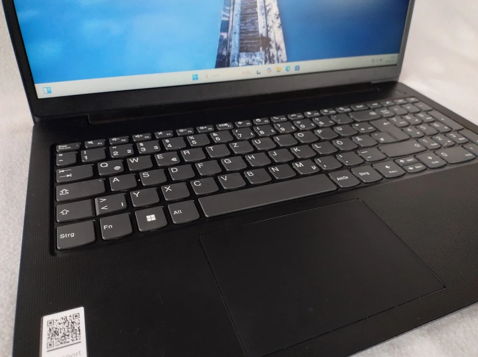 Lenovo V15 G2 IJL Intel® Celeron® N4500 39,6cm (15,6"), 256 GB SSD - gebraucht - Bild 2 von 4