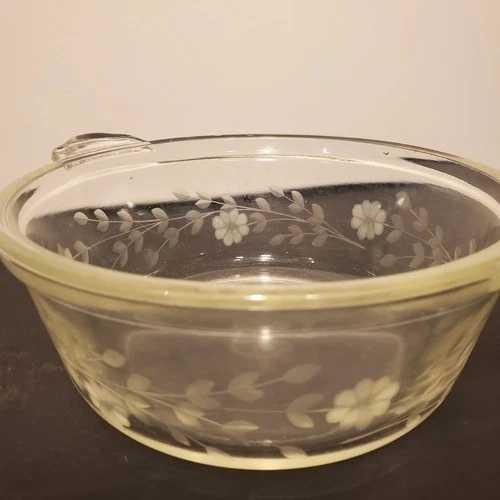 Vintage PYREX 022 Casserole Dish with Etched Flower Design