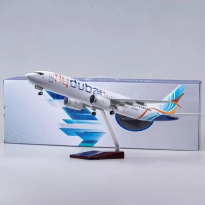 Fly Dubai Boeing 737 Max Maßstab 1:85 großes Modellflugzeug beleuchtet kostenloser Versand neu