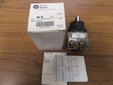Allen Bradley 800H-JR2KC1 Selector Switch 800HJR2KC1 W/800T-XA Contact Block