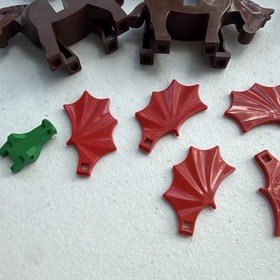 Vintage Lego Horse&rsquo;s and pieces pictured.