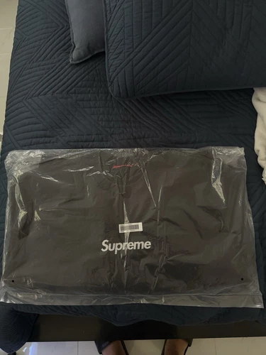 Logo Supreme Boîte Lavée Col Rond Noir Taille L EN MAIN SS25 ✅